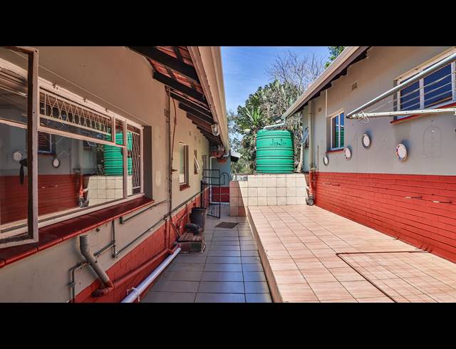 4 BEDROOM HOUSE FOR SALE IN BOUGHTON